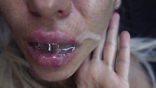 Anal em um carro com uma garota de 18 anos