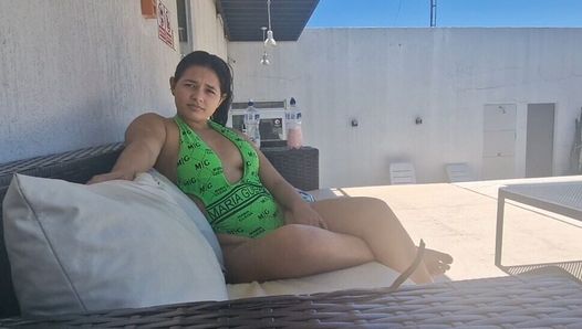 Eu fodo o novo vizinho no Hotel