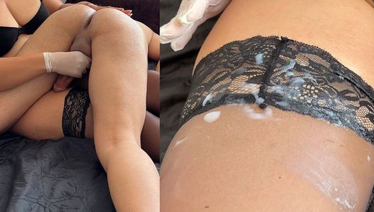 Irani menina continua a foder sua bunda até ele veio com luvas de látex pegging