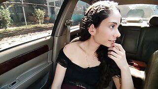 Minha melhor amiga tem uma buceta peluda e é por isso que ela tem vergonha de me foder