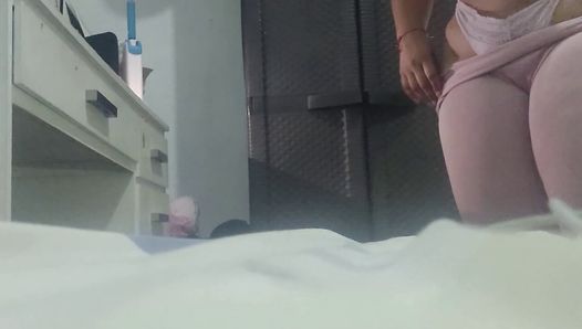 MULHER RABUDA SE DESPI NA FRENTE DE SEU AMANTE