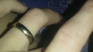 Ninfeta brincando com a bucetinha