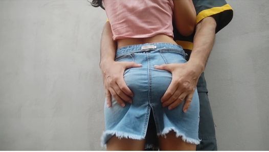 Crente gostosa paga encanador com a bucetinha