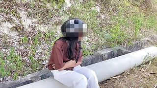 Engolindo porra de estranhos