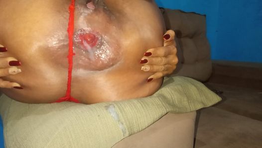 Nunca vi minha bunda gozar tanto!