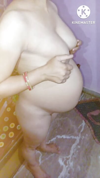 Desi pregnant wife playing her body with his boyfriend and fucking her pussy
