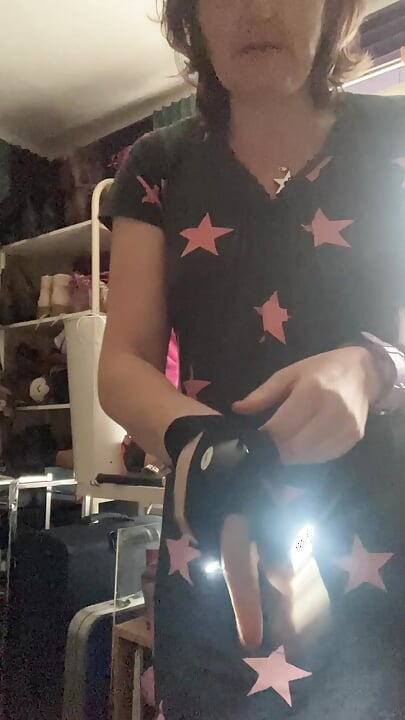Flashing my amazing, unique body whilst opening a package after the postman ruined my orgasm