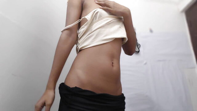 horny 18 year old woman moving her ass