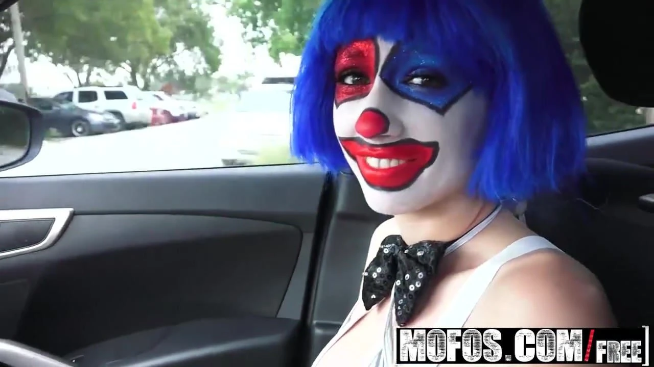 Mofos – Street BlowJobs – Jmac Sally James – Sexy Sally