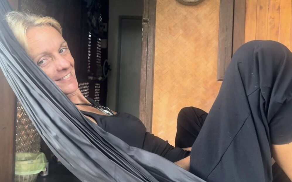 Horny Neighbour – Come in and Fuck Me From Behind, Cums Fast Inside Me