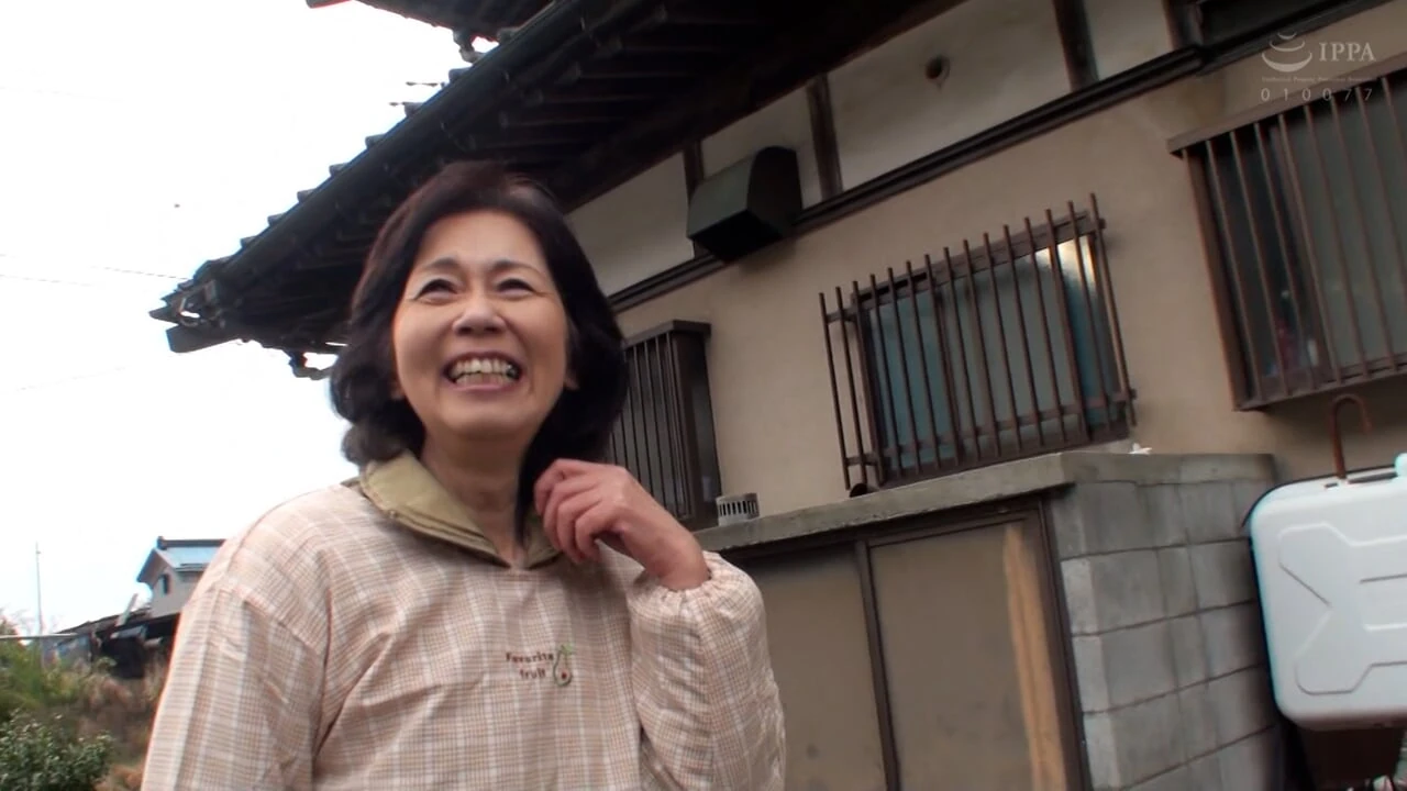 M915G02 An aunty mature woman in her 60s in the countryside will appear in AV!